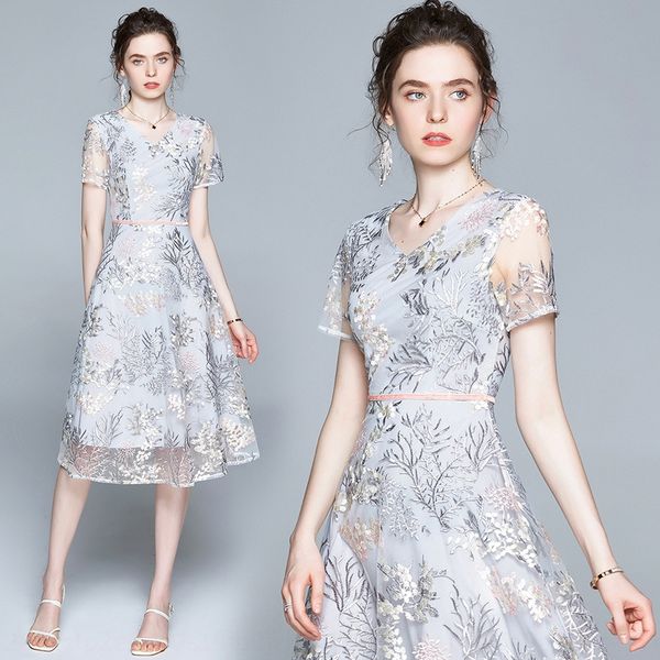 

2020 лето новые женские моды v-образным вырезом сетки тяжелая работа вышивка короткий рукав slim fit середине длины элегантное платье вышито, Black;gray