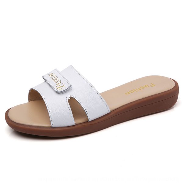 

new leatherslippers and slippers women's summer fashion outdoor flat-soled sandals internet popular all-match sandals