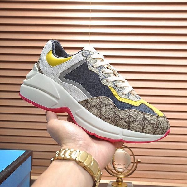 

new 2020 men sneakers sports shoes breathable lace -up running sneakers plus size trainers chaussures mens rhyton sneaker luxur, Black