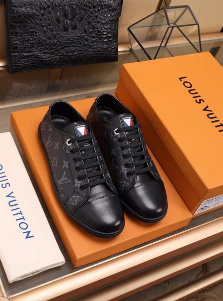 

2019qc limited edition new fashion trend wild men casual and comfortable shoes, hiking shoes brand sports shoes, original box packaging, Black