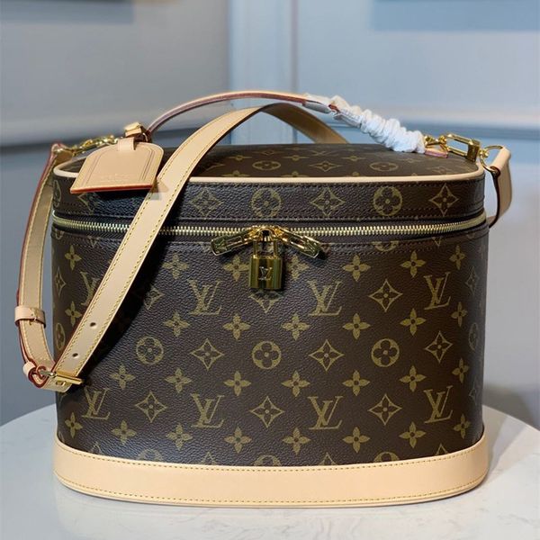 

the new lady's one-shoulder bag 7a high-end quality canvas make-up box elegant and attractive appearance is suitable for shoulder or ar