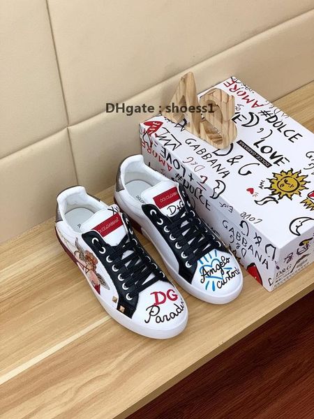 

2021-2020 limited edition leather graffiti letter low outdoor flat sneakers ,casual wild fashion men 's shoes ,size, Black