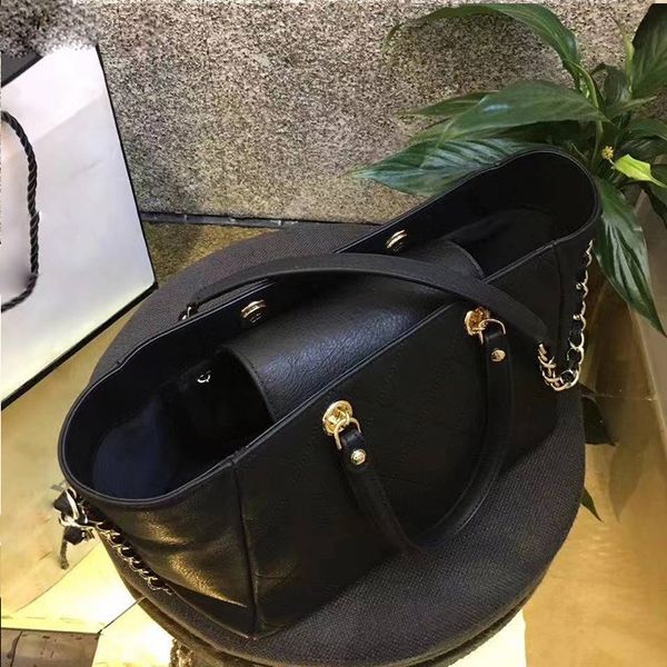 

fashionable lady handbag high-end custom quality handbag classic business leisure fashion bag metal jewelry with long shoulder straps 45