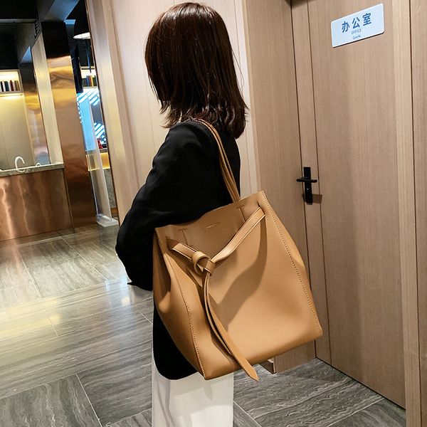 

large bag simple solid color women bag 2020 winter new fashion shoulder messenger large capacity bucket