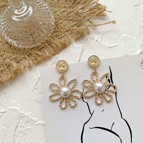 

fashion flower pattern women earrings trendy pearl ornament lady pendant stud outdoor personality charm girls earrings jewelry, Silver