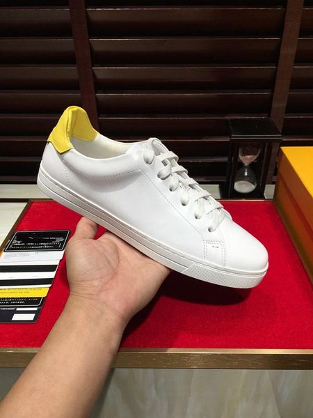 

2019a spring and summer new men's flat white trend shoes, trend wild sports shoes, leather lace-up shoes, original box packaging: 38-44, Black