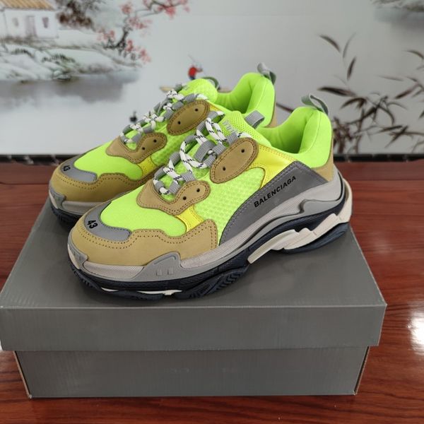 

2020qx designer designs new leisure and entertainment hiking shoes, outdoor jungle adventure shoes, original packaging and box delivery, Black