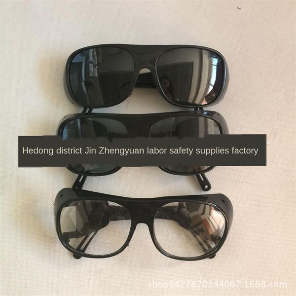 

anti-impact labor protection welding 2010 welding glasses black frame gray white goggles flat goggles flat glass glasses