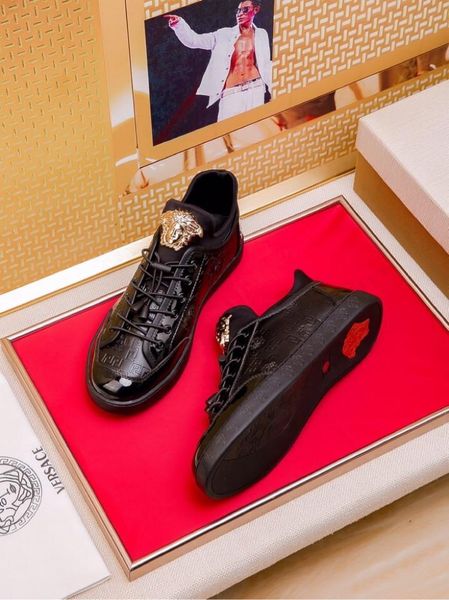 

2020e limited edition medusa тисненой кожи мужских жибао lace up повседневная обувь, лидирующий модные wild открытых кроссовки, размер: 38-4, Black
