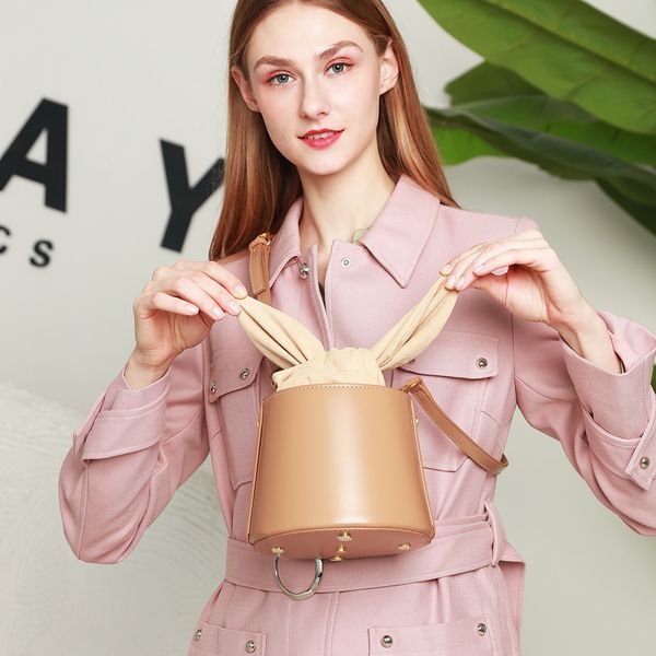 

ниша дизайнер кожаная сумка ведро сумка женщин 2020 новый лук плечо сумка сумка