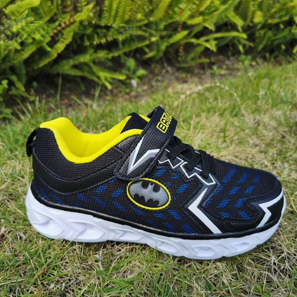 

new children's in 2020 led sports sports light shoes shining shoes, Black