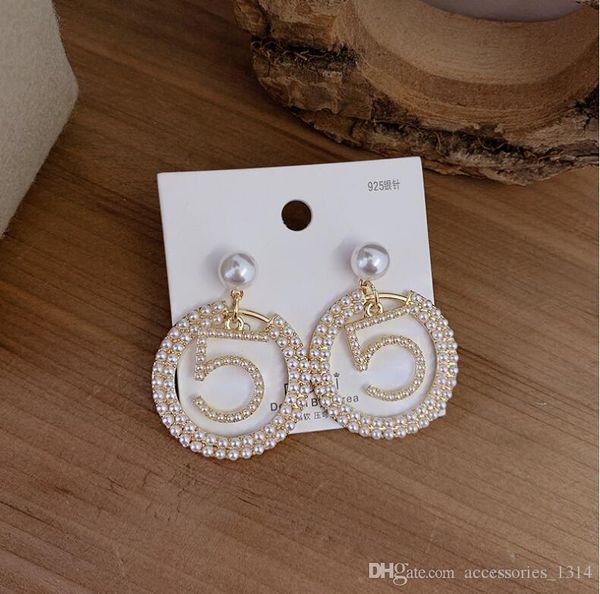 

2020 новый горячий продавая pearl круг серьги женский advanced sense french wild korean net красный номер 5 серебро серьги серьги, Golden;silver