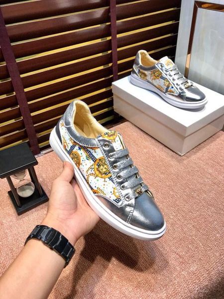 

2020e luxury custom medusa printed embroidered low-lace-up tide shoes, high-quality casual wild sports shoes, size: 38-451, Black
