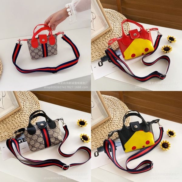 

sunny beach brand pvc waterproof girl handbag mini kawaii kids children message bag candy color jelly bag shoulder bags#877, Black