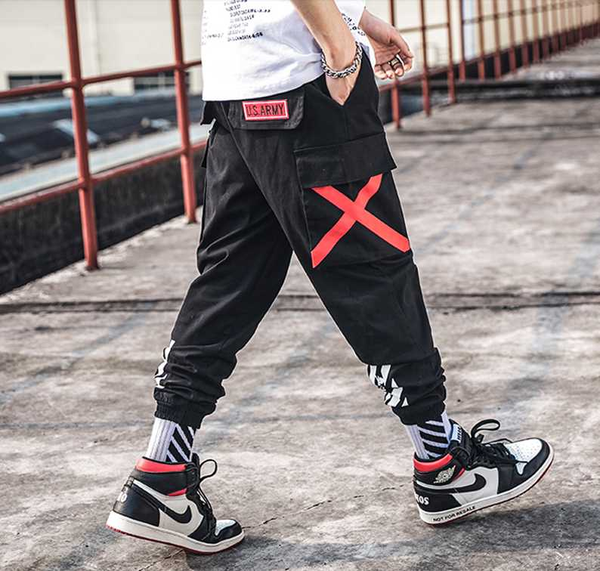 

2020 spring new camouflage loose overalls multi-pocket beam-leg pants hip-hop trend nine points casual sports pants, Black