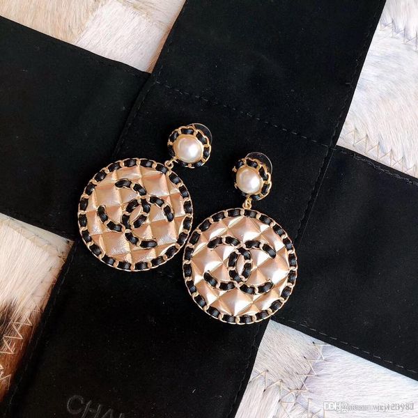 

a new round stud is selling fashionable jewelry earrings in mesh letters, Golden;silver