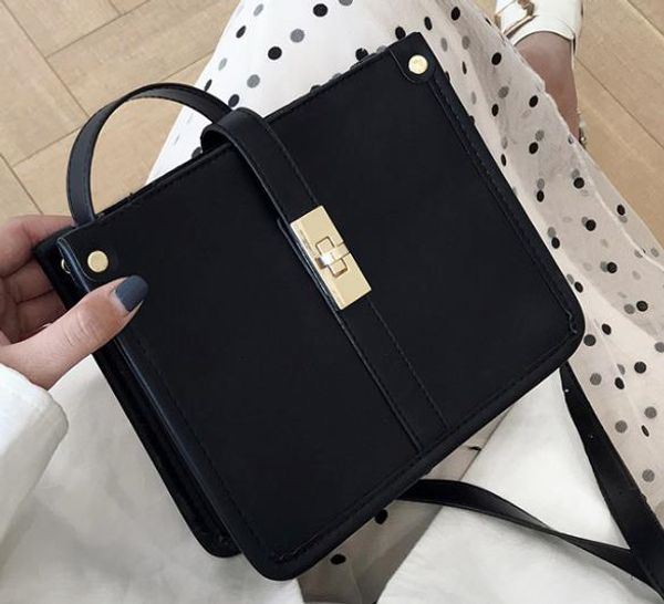 

2020 new fashion texture shoulder messenger designer wild temperament simple small square bag ing