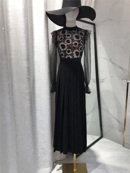 

2020 autumn new arrive lace embroidery pleated long dress high quality, Black;gray