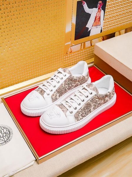 

2020r limited edition leather embroidered medusa stitching men's low-lace-up casual shoes, fashionable and versatile sneakers,size, Black