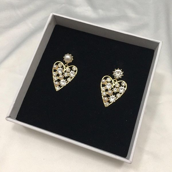 

Love Shape Pearl Pendant Studs handmade zircon Personality Luxury Jewelry 18K gold plated brass Needle Earrings Stud Earrings For women As