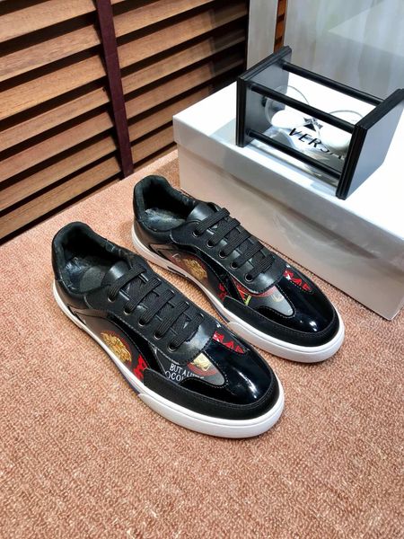 

2020q autumn high-quality men's low-cut leather casual shoes, fashion wild sports shoes, original packaging shoe box delivery,yardage