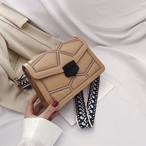 

женка кѬо-ело ве-ма 2020 малй квадѬа новй м гвозд иѬокий плеевой Ѭеме, White