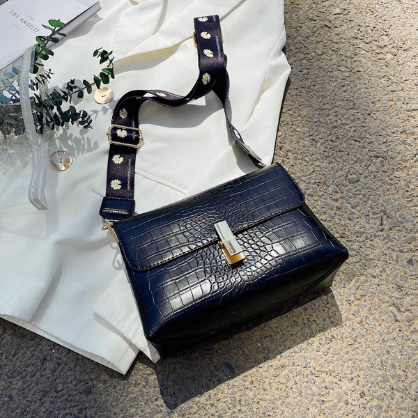 

bag handbags trendy summer fashion broadband messenger western style wild single shoulder small square