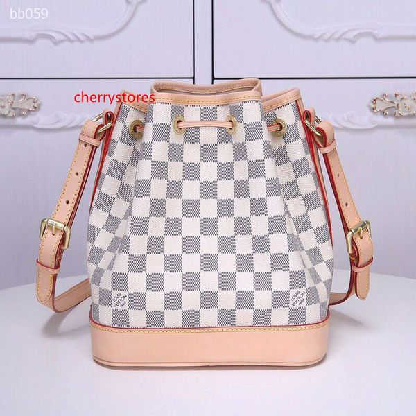 

2020 new autumn and winter one-shoulder lattice slung bucket bag hit color drawstring large capacity handbag women tide size 24x22x5cm