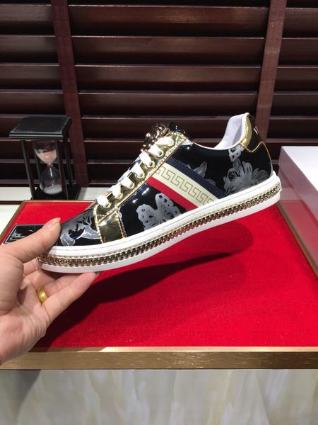 

2020-2019u custom limited edition tide brand leather men's casual sports shoes, fashion wild shoes, original packaging shoe box, size