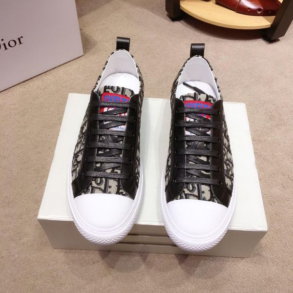 

2019l autumn luxury fashion leather men's low-casual shoes, fashion outdoor wild sports shoes, original box packaging