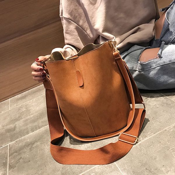 

ретро нубук женщины кожаные сумки crossbody ковш сумки для женщин большой емкости vintage плеча покупки