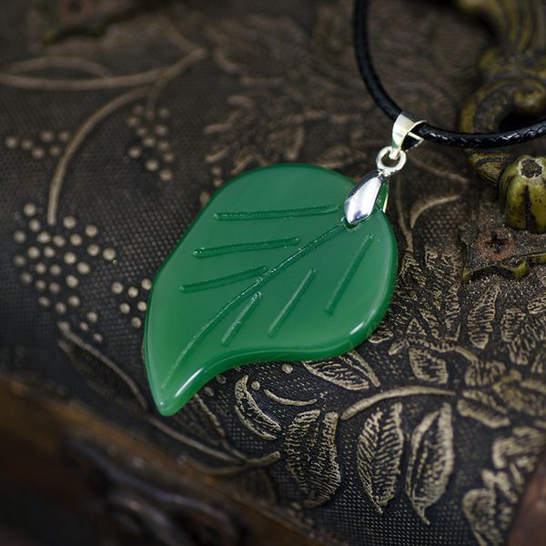 

jintuo new chain chain pendant style jade-like big leaf necklace pendant pendant, Silver