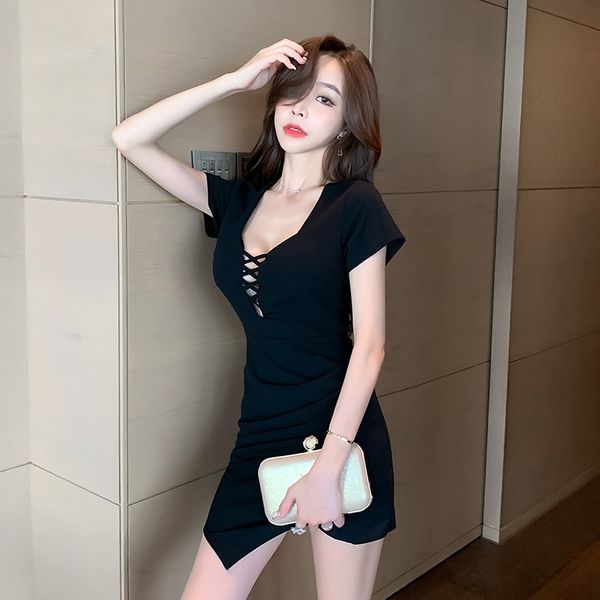 

2020 summer new french hepburn style small black dress v-neck slim slimming ladies temperament dress female, White;black