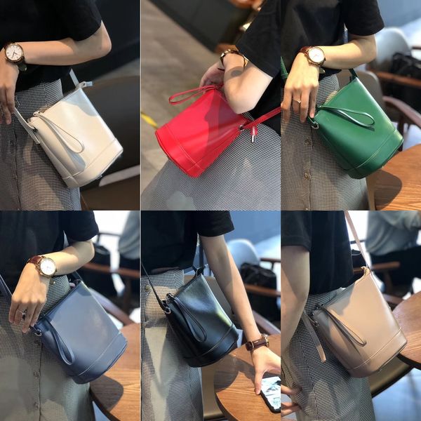

niche design shoulder shoulder women's leather new korean style first layer cowhide bucket bag fashion crossbody small bag, White