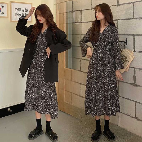 

autumn pregnancy clothes maternity loose floral nursing dress long sleeve v-neck ruffles breastfeeding dress zip lactation, White