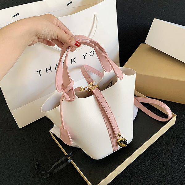 

все матча плечи net red мешок женщин 2020 новый стиль женщин / crossbody сумка способа высокого качества ковша