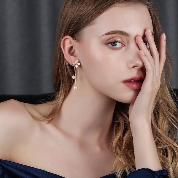 

new in 2020 flower pearl earring long charm jewelry earrings suitable for social gathering party size 5.7cm*1.4cm, Silver