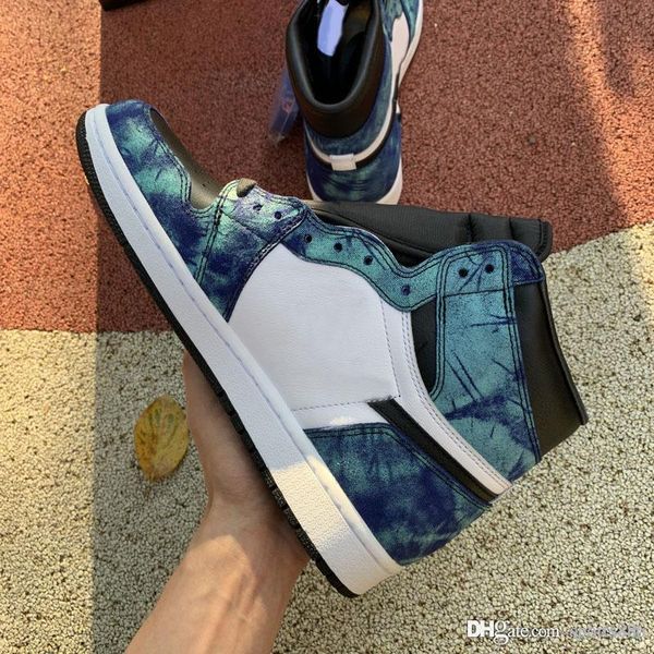 

2020 air aauthentic 1 high og retro wmns tie-dye basketball shoes aurora green woman man sports sneakers cd0461-100 with original box