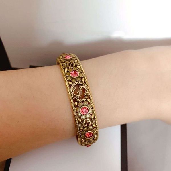 

fashion charm bracelet luxury designer ladies bracelet pure copper material ruby retro hip-hop jewelry with box, Black
