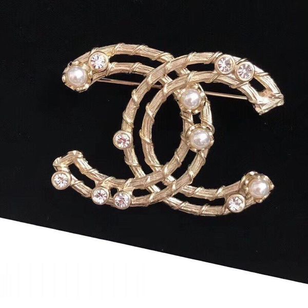 

new hollow personality show brooch luxury brass brooch handmade brooch women fashion jewelry supply, Gray