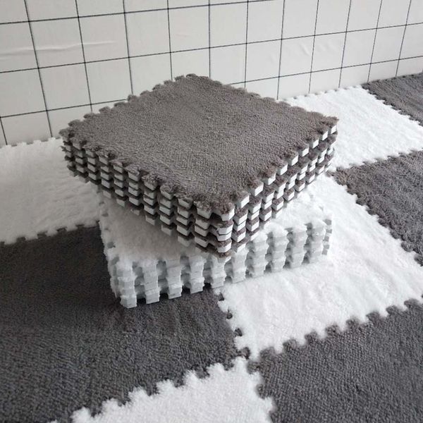 

room fully cushion carpet carpet paved foam floor mat stitching bed blanket seat cushion bedroom internet celebrity mat home