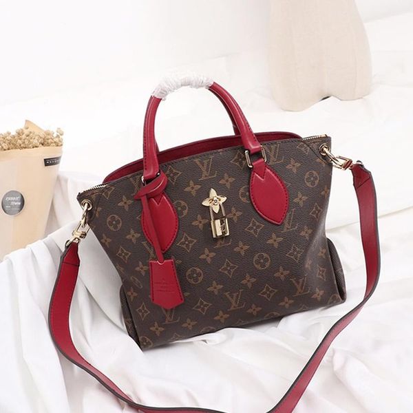 

2021 fast delivery womens luxury designer bag handbags simple style leather shoulder crossbody bag lady handbag handle totes messenger b