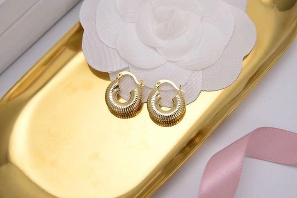 

2020c and e new earrings fashion jewelry elegant lady earrings, Golden;silver