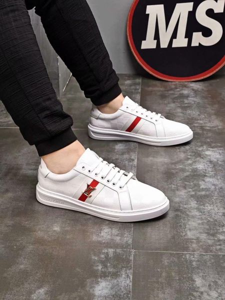 

2021c limited edition men 's casual shoes ,fashion wild sports shoes ,with a full package of original packaging ,yards 35 -45, Black