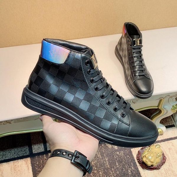 

2020q new fashion leather men's shoes high to help comfortable casual shoes, fashion wild outdoor sports shoes, original box packaging