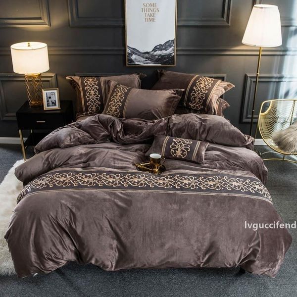 

velvet flannel soft warm duvet cover set with chic embroidery lace  king size 4pcs bedding set with fitted/flat bed sheets t200326
