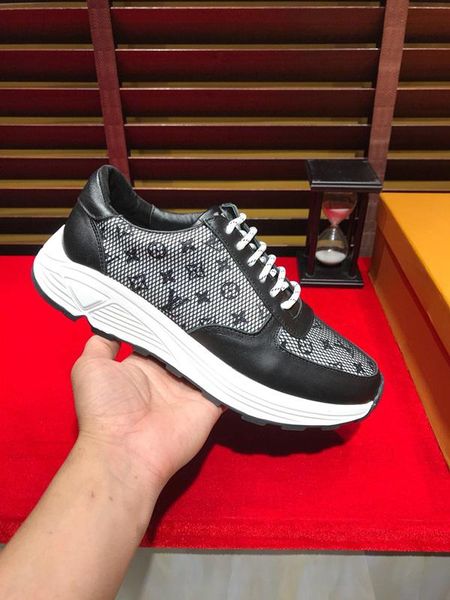 

2020-2019q new spring trend casual sports men's shoes leather strap flat bottom versatile shoes, original packaging shoe box, size: 38