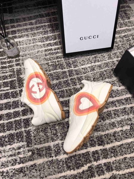 

2020 the latest rhyton sports shoes brand, casual shoes fashion trend, comfortable shoe size 35-44 model 3974540044