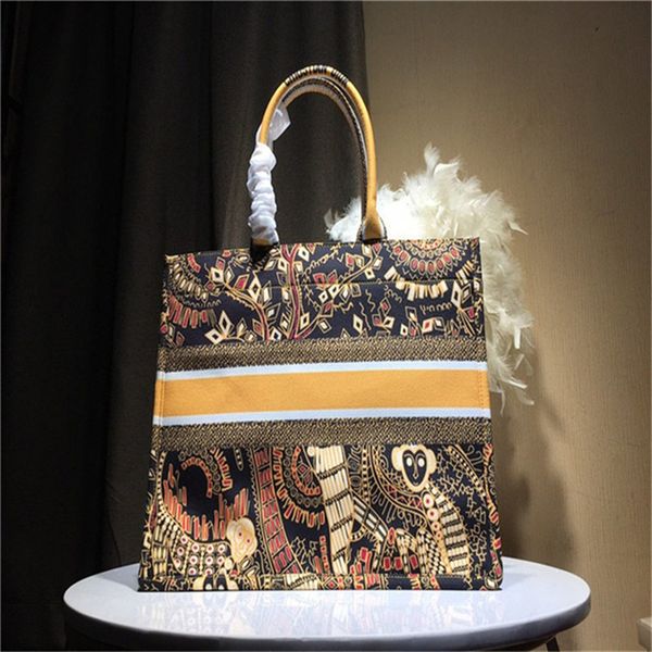 

womens bag mm gm designer womens baby outdoor beach tote shoulder diaper toilet bag mini pochette accessoires toiletry pouch