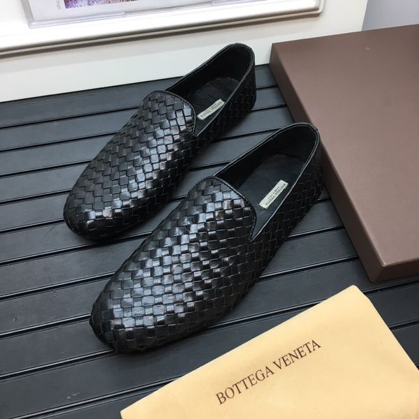 

2020 new spring and autumn designer men's casual shoes, woven comfortable business british style loafers